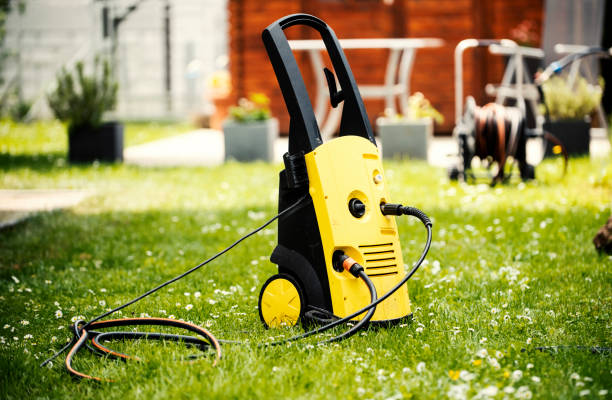 Best Animal Enclosure Cleaning  in Fort Walton Beach, FL